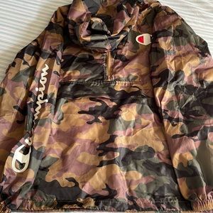 Army fatigue champion wind beaker. Says 1XL on tag but I would say it’s a 3XL!